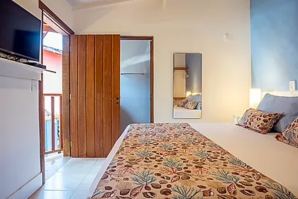 Entrada do Superior com Varanda, com armário, espelho e porta para a varanda